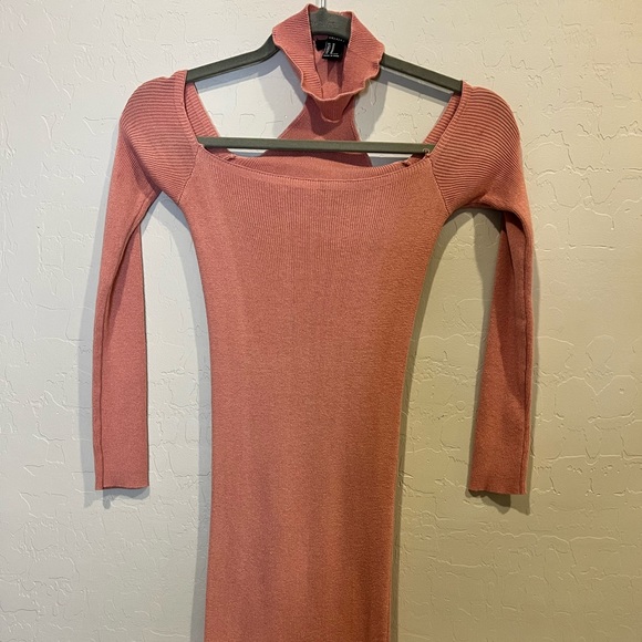 Forever 21 Dresses & Skirts - Forever 21 bodycon dress, color: blush pink.
